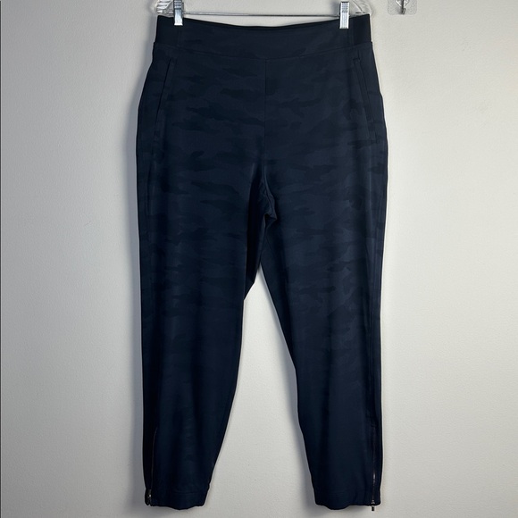 FA23 Athleta Brooklyn Heights Joggers Dress Blue Camo Travel Athleisure Pant 12 - Picture 2 of 16